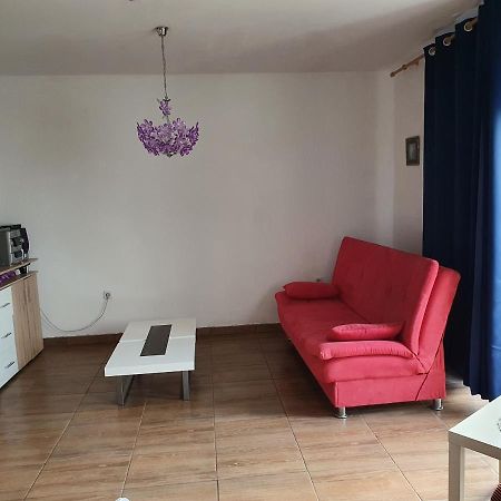 Appartement Apartman Meg à Malinska Extérieur photo